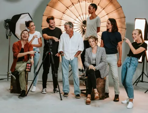 Monteur, réalisateur, cadreur... qui fait quoi dans une équipe de tournage ?