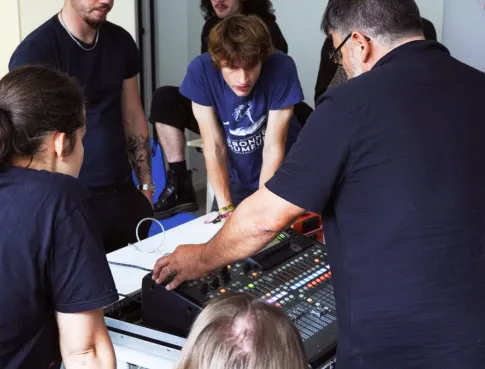 Sped up, slowed, remix : les nouvelles tendances sonores 