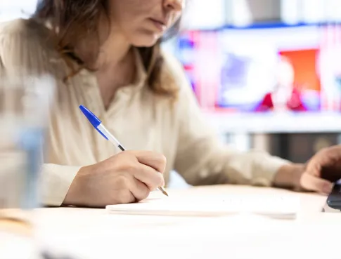 Gr&egrave;ve, m&eacute;t&eacute;o, retard... Quand la production sauve un tournage 