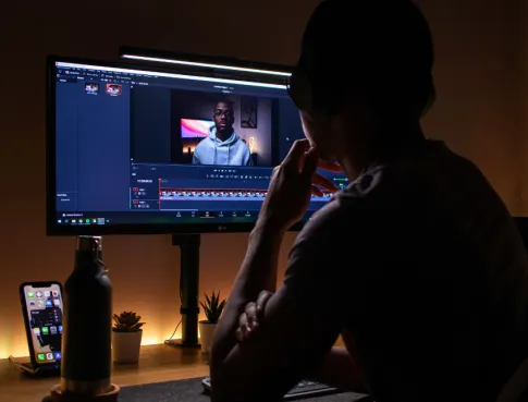 YouTube, un bac &agrave; sable de la formation de r&eacute;alisateur