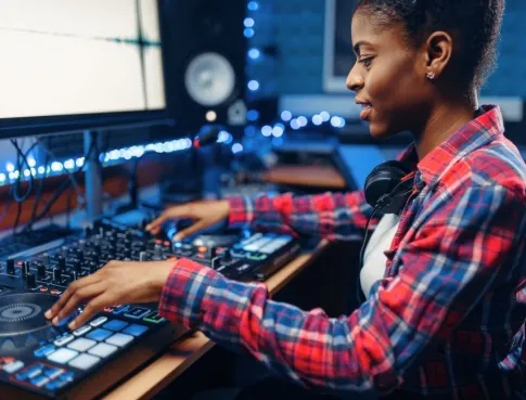 Ing&eacute;nieur son : apprendre &agrave; faire parler le son, sur le terrain