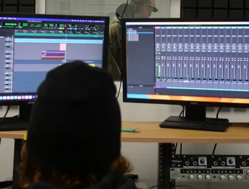 Du son &agrave; la technique : des parcours sp&eacute;cialis&eacute;s au c&oelig;ur de la cr&eacute;ation audio 