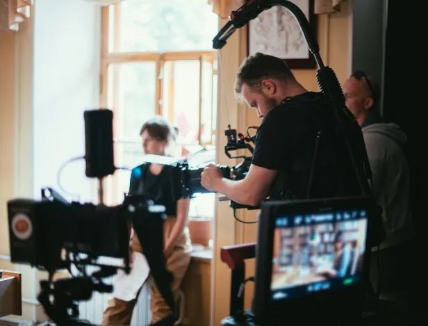 Apprendre-a-raconter-des-histoires-a-travers-l-image-et-la-mise-en-scene